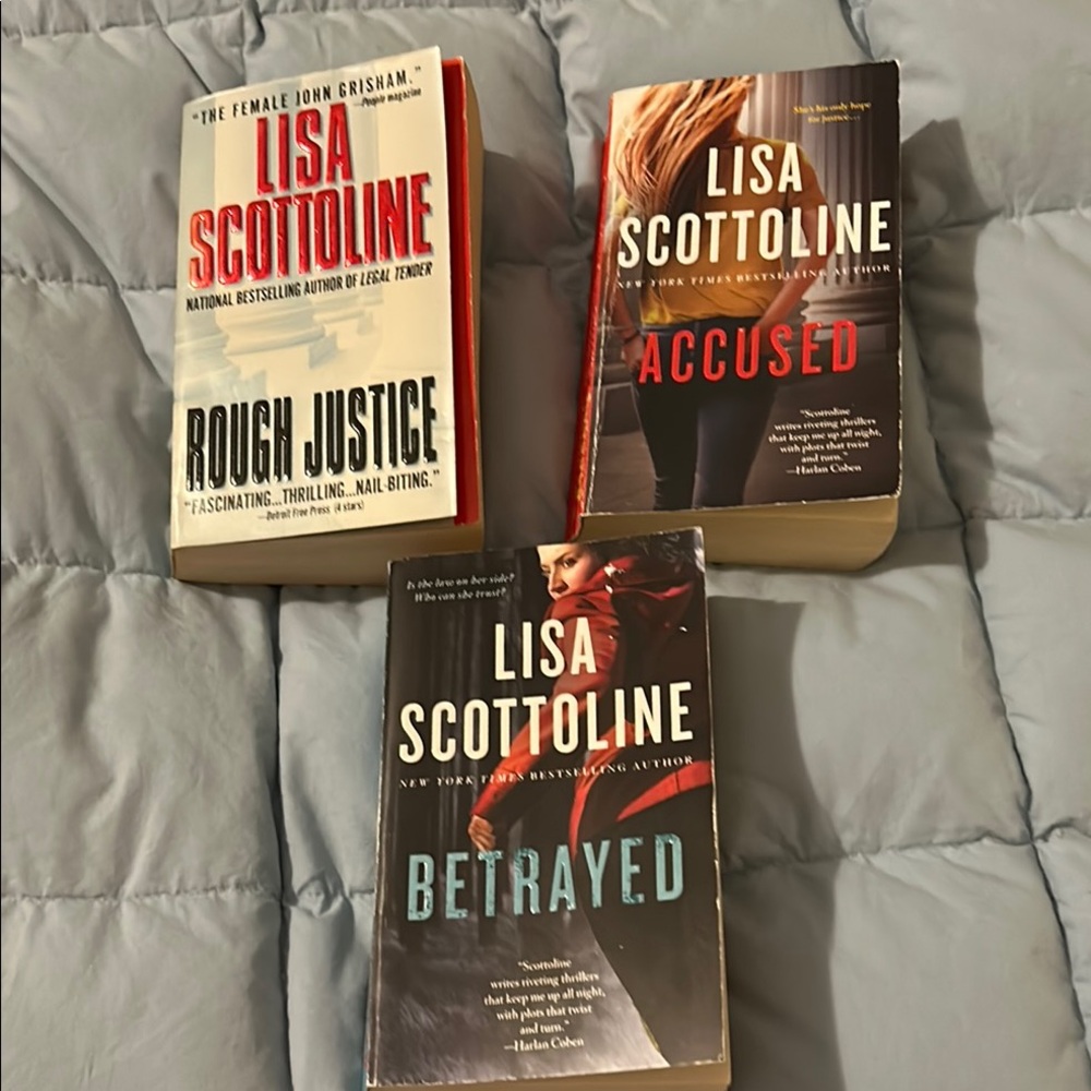Lisa Scottoline Book Set